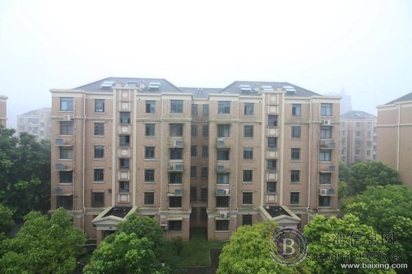 公寓式住房 独门独户 精装家电全配 出行方便 周边