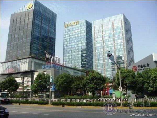 绿地蓝海难出160平的面积,正对电梯口,难找二套